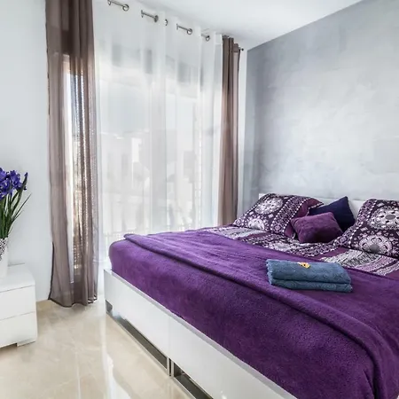 Eluxuria Sunny Apartamento *